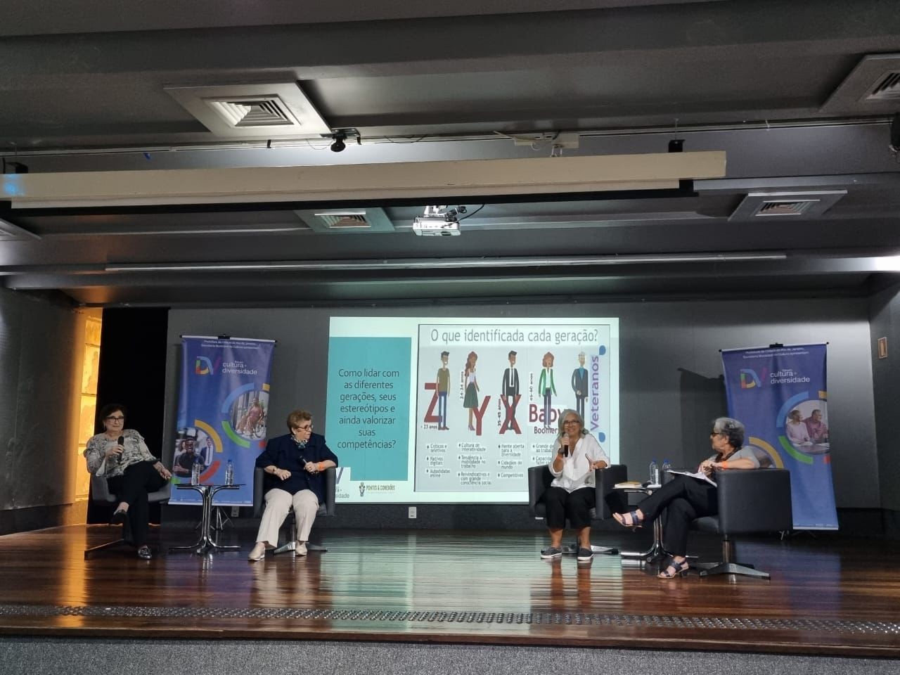 Eliane Kreisler participando de painel sobre diversidade geracional